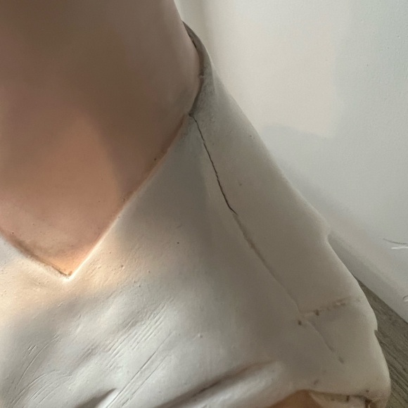 Bride of Frankenstein Bust Tabletop Decor 13” Tall - Picture 6 of 8